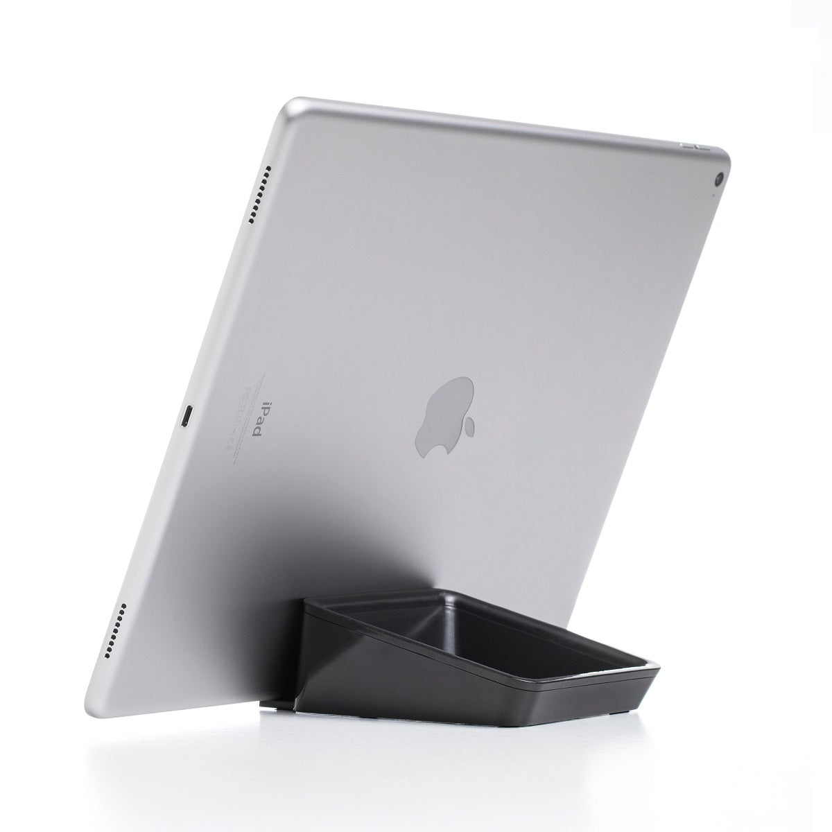 Bluelounge_CASA_black_ipad_pro_12.9_c7e6c9dc-e097-419a-bc7d-8ef150b44e5d.jpg