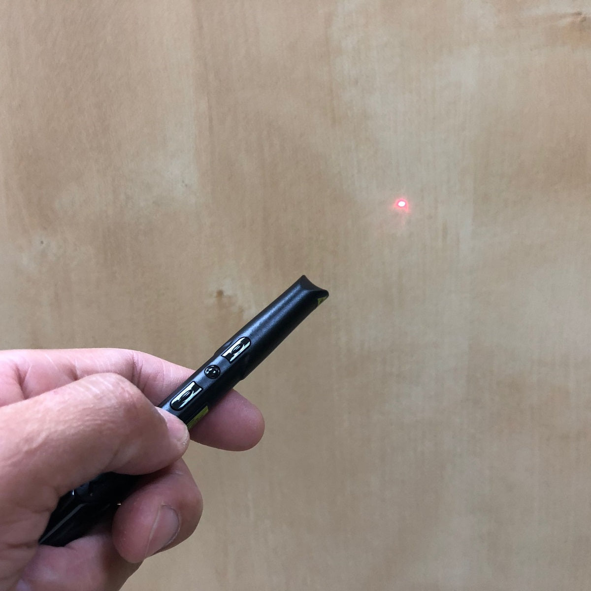 Kensington_L72448US_Bluetooth_PresentAir_laser_Pointer.jpg